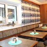 Garni Jaegerheim 3*
