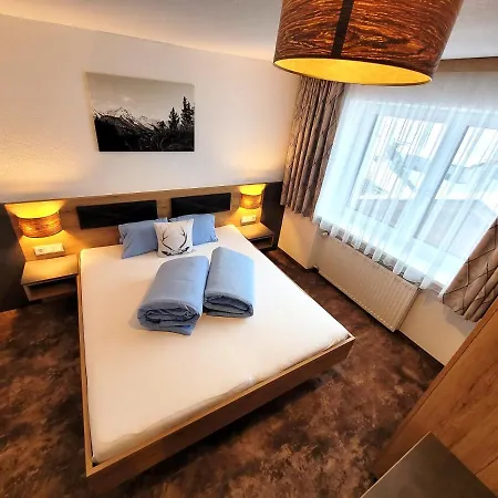 Garni Jaegerheim Oda ve Kahvaltı Kappl (Landeck)