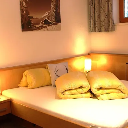 Garni Jaegerheim Bed & Breakfast *