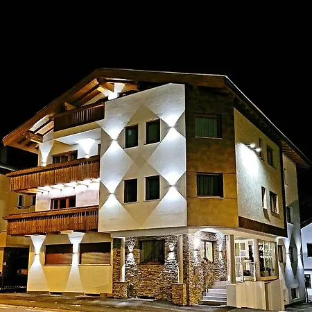 Garni Jaegerheim Oda ve Kahvaltı Kappl (Landeck)