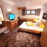 Garni Jaegerheim B&B